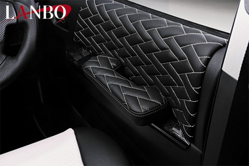画像1: LANBO ドアアームレスト Type LUXE 200系ハイエース (1)