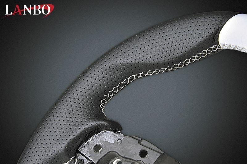 ブラックパンチングレザー&ホワイトレザー