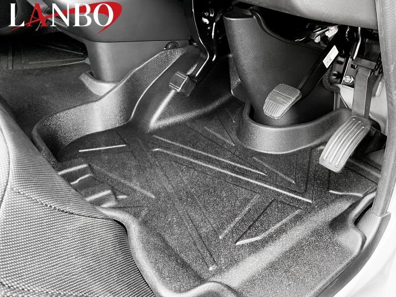 画像2: LANBO 3Dフロアマット キャラバン NV350 1列目セット (2)
