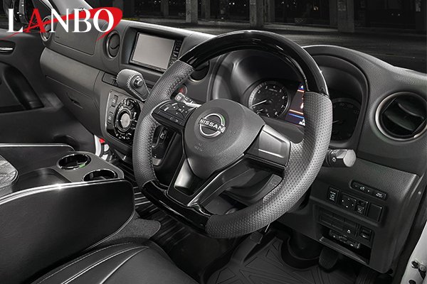 LANBO オリジナルステアリング ガングリップ [キャラバン NV350 E26