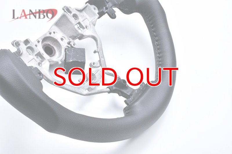 画像4: 【アウトレット】LANBO オリジナルステアリング ガングリップ  ゴールドステッチ [60系ハリアー・NOAH/VOXY/Esquire 80系］ (4)