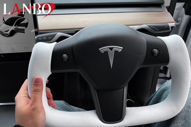 ★未使用★テスラヨークステアリング　ヨークハンドル　ヒーター付き LANBO ヨークデザイン ステアリング テスラ model-Y 2021.9－