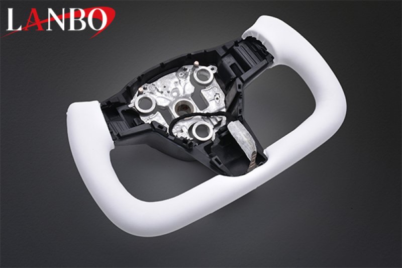 画像3: LANBO ヨークデザイン ステアリング  テスラ model-Y 2021.9- (3)