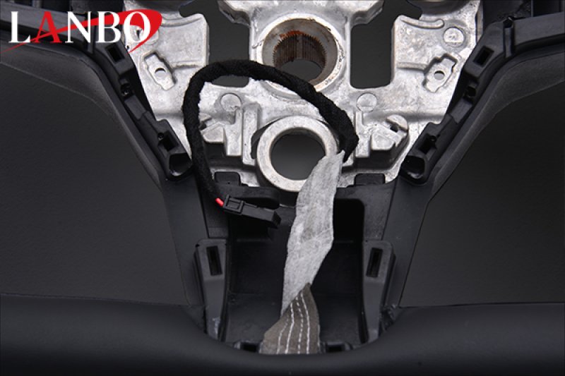 画像16: LANBO ヨークデザイン ステアリング  テスラ model-Y 2021.9- (16)