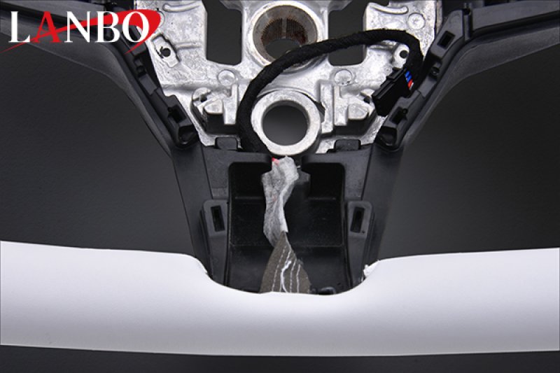 画像7: LANBO ヨークデザイン ステアリング  テスラ model-Y 2021.9- (7)
