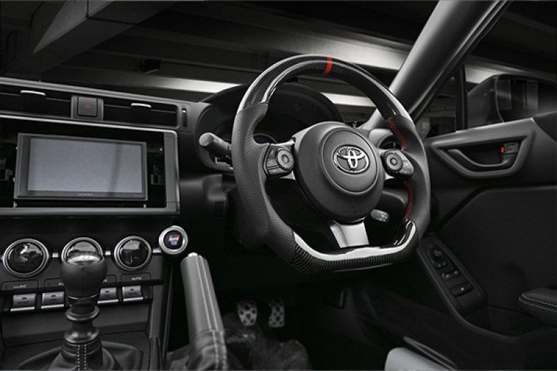 画像1: LANBO プレミアムスポーツ ステアリング TOYOTA ［GRシリーズ］ (1)
