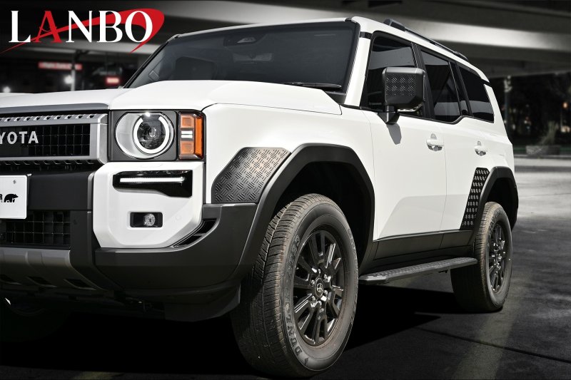 画像3: LANBO フロントフェンダーガーニッシュ［ランドクルーザー250　GDJ250W/TRJ250W］ (3)