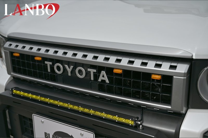 画像2: LANBO フロントグリルマーカーランプ［ランドクルーザー250 GDJ250W/TRJ250W］ (2)